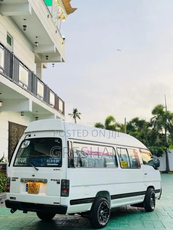 Nissan E24 Caravan 1997 Van (Used)