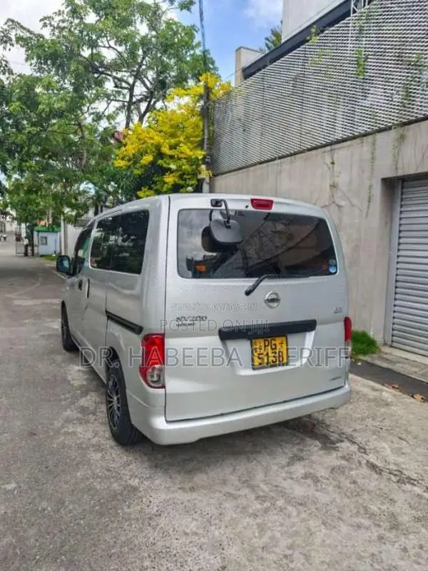 Nissan NV200 2011 Van (Used)