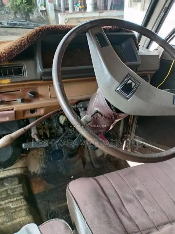 Mitsubishi L300 1986 Van (Used)