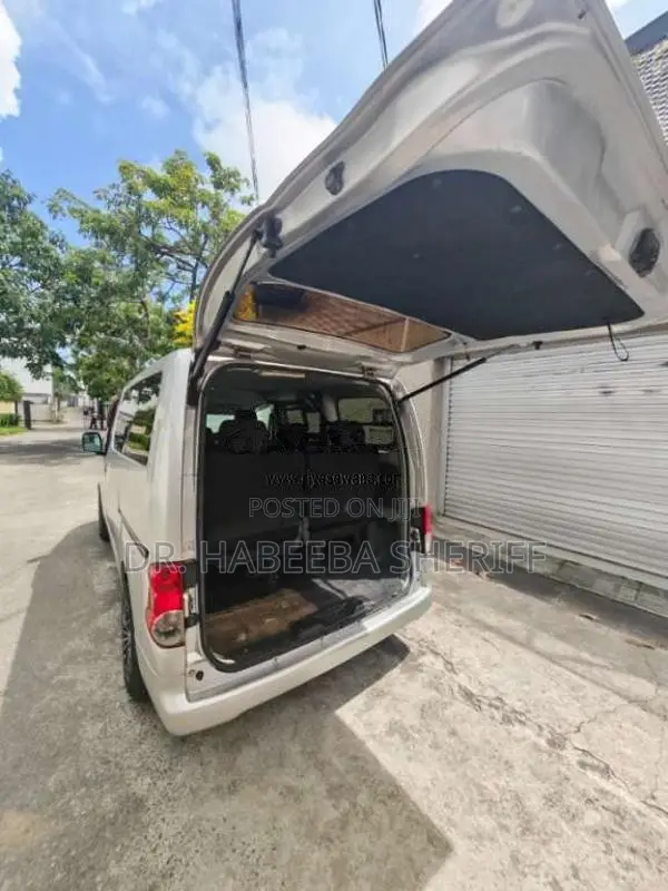 Nissan NV200 2011 Van (Used)