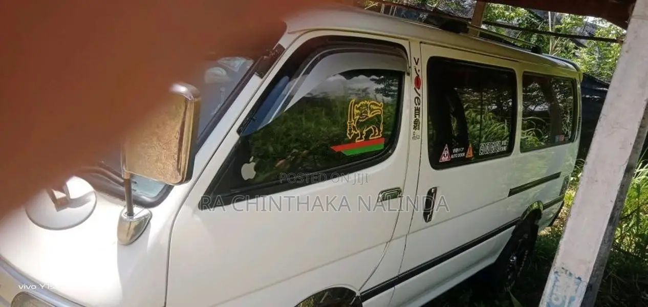 Toyota Dolphin 1995 Van (Used)