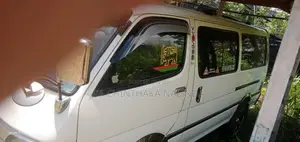 Toyota Dolphin 1995 Van (Used)