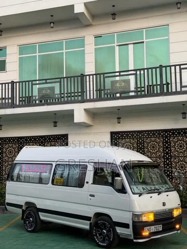 Nissan E24 Caravan 1997 Van (Used)