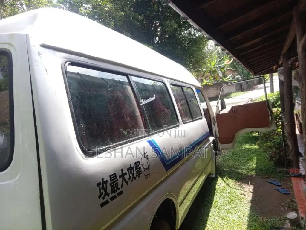 Nissan Vrg 1980 Van (Used)