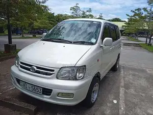 Toyota CR42 1999 Van (Used)