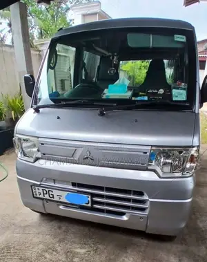 Mitsubishi MiniCab 2012 Van (Used)