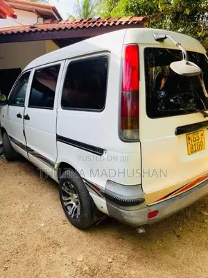 Toyota Noah 1999 Van (Used)