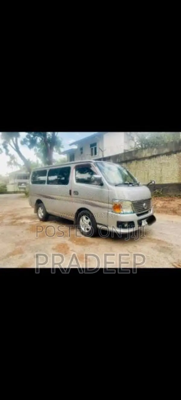 Nissan E25 2011 Van (Used)
