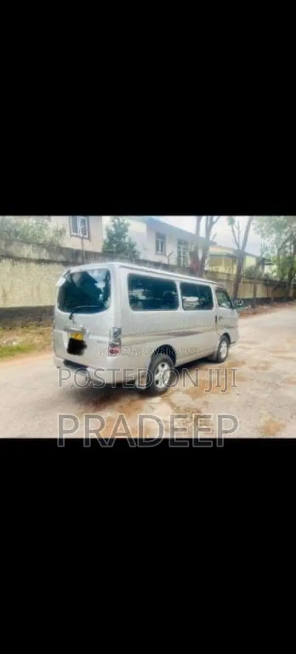Nissan E25 2011 Van (Used)