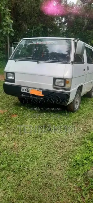 Mitsubishi Delica L300 1983 Van (Used)