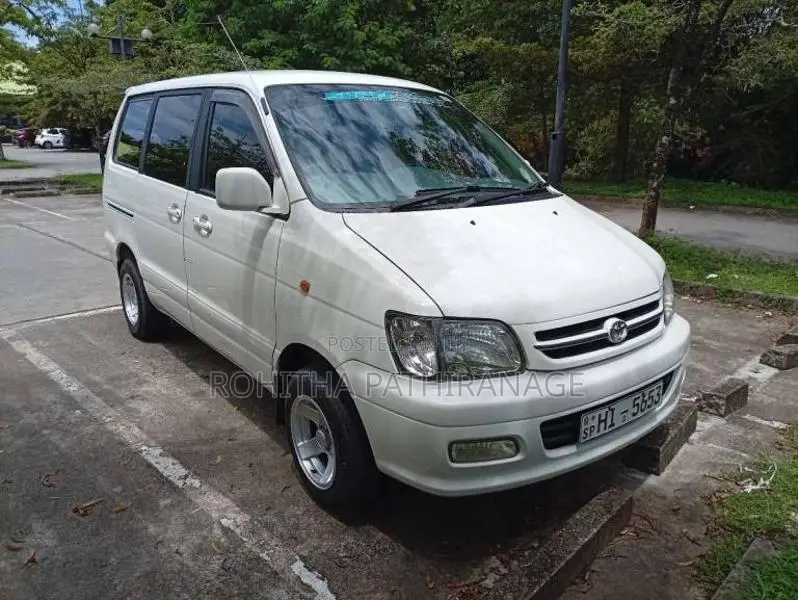 Toyota CR42 1999 Van (Used)