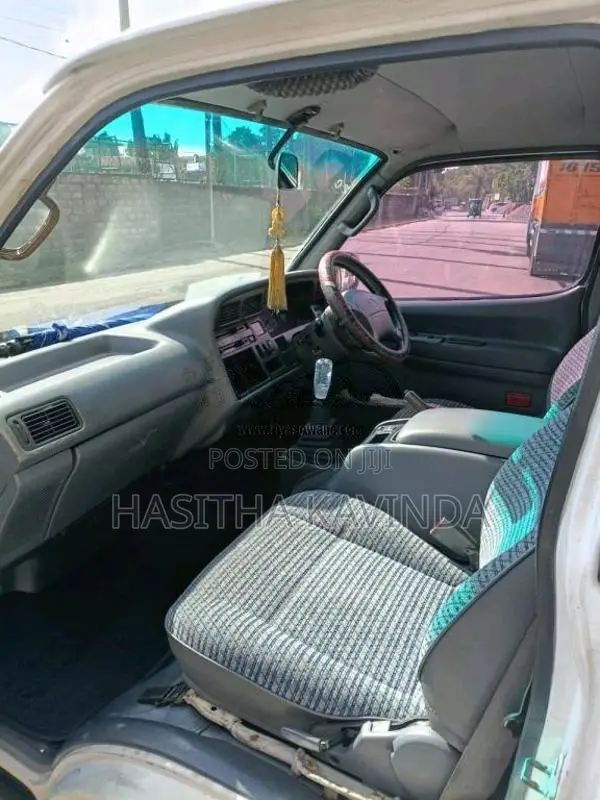 Toyota Hiace LH113 1992 Van (Used)