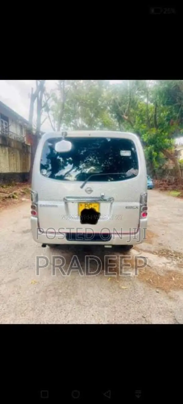 Nissan E25 2011 Van (Used)
