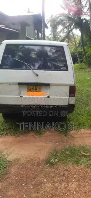 Mitsubishi Delica L300 1983 Van (Used)