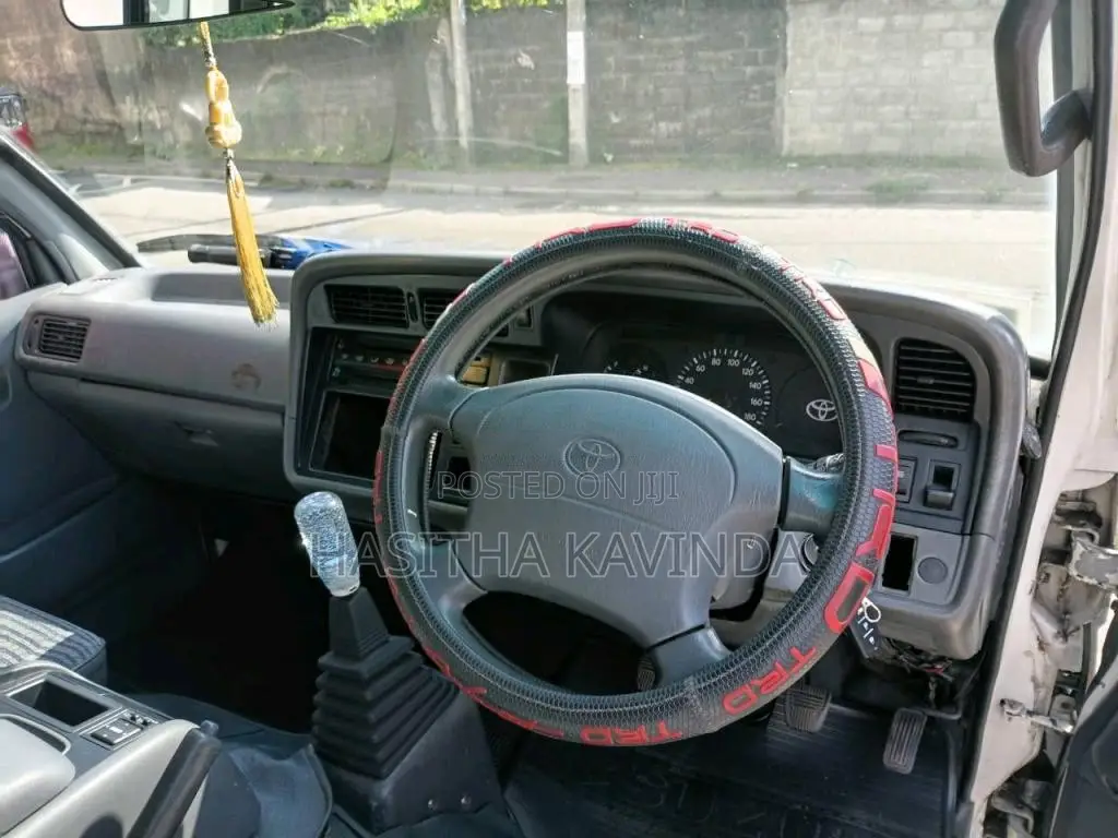 Toyota Hiace LH113 1992 Van (Used)