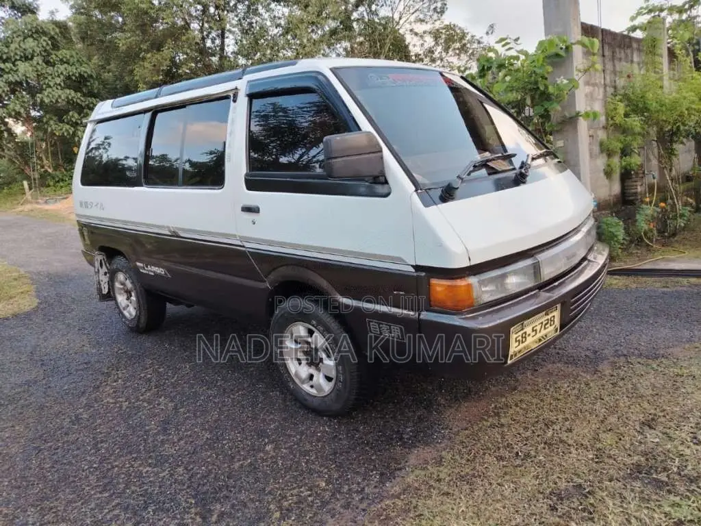 Nissan Largo 1991 Van (Used)