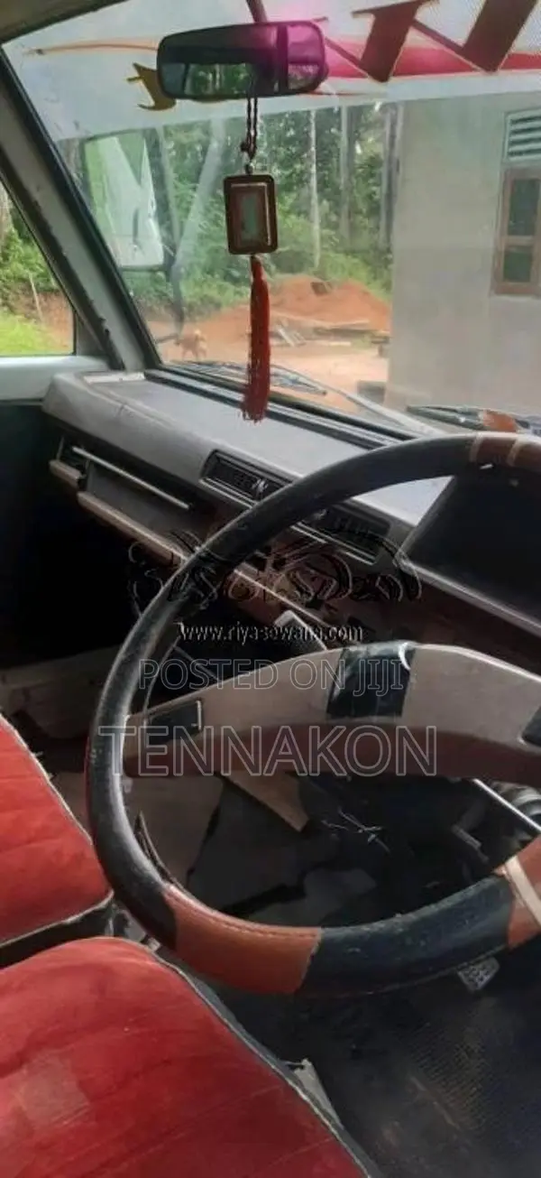 Mitsubishi Delica L300 1983 Van (Used)