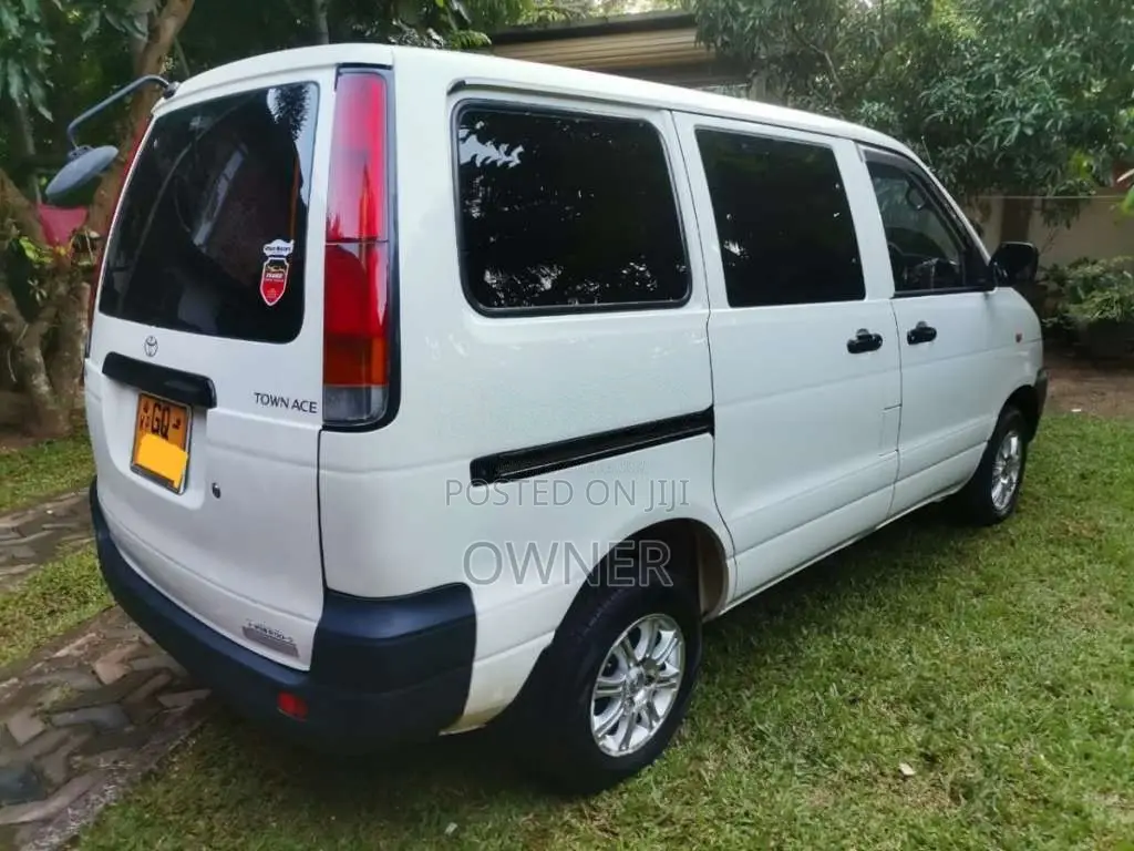 Toyota CR41 1997 Van (Used)