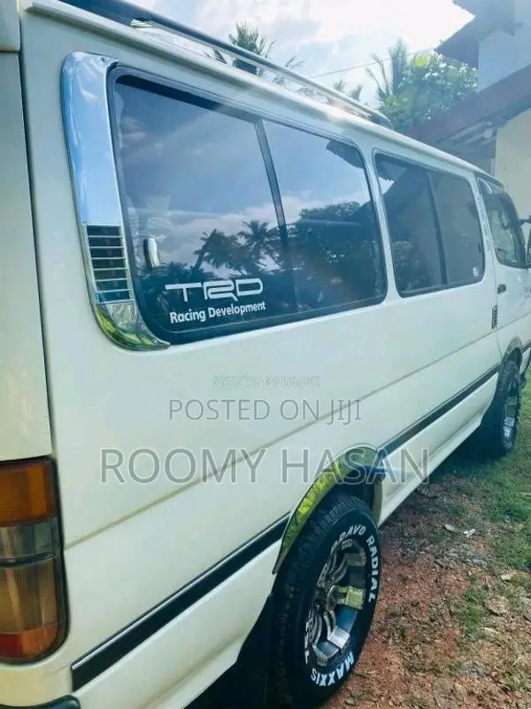 Toyota Dolphin 1992 Van (Used)
