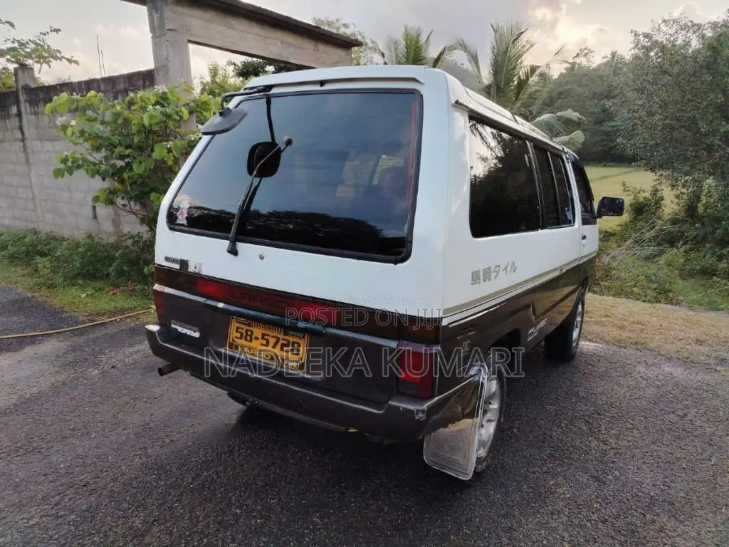 Nissan Largo 1991 Van (Used)