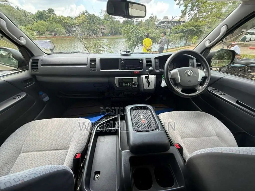 Toyota KDH 223B 2017 Van (Used)