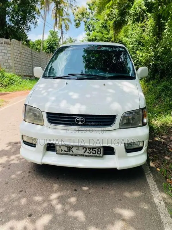 Toyota Noah 1999 Van (Used)