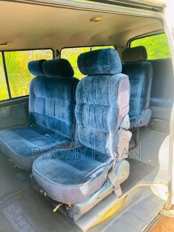 Toyota Dolphin 1992 Van (Used)
