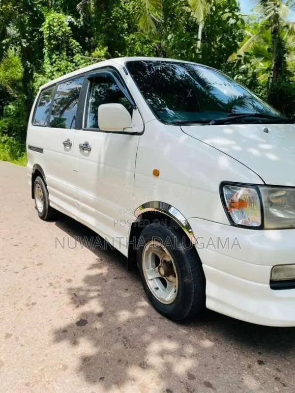Toyota Noah 1999 Van (Used)