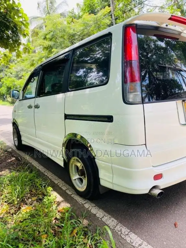 Toyota Noah 1999 Van (Used)