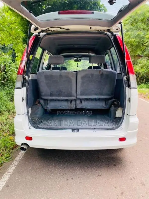 Toyota Noah 1999 Van (Used)