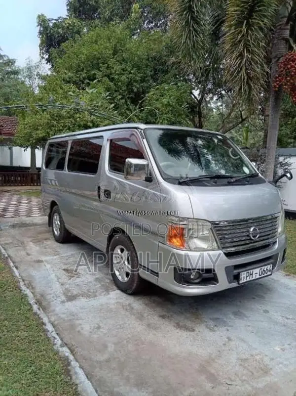 Nissan E25 2011 Van (Used)