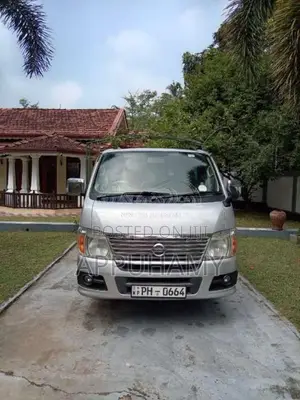 Nissan E25 2011 Van (Used)
