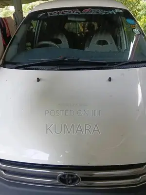 Toyota Noah 2004 Van (Used)