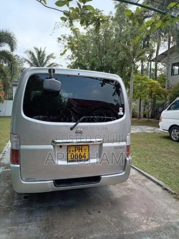 Nissan E25 2011 Van (Used)