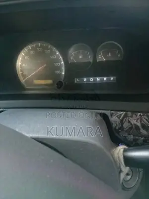 Toyota Noah 2004 Van (Used)