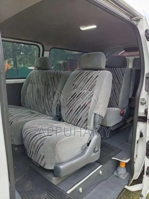 Nissan E25 2011 Van (Used)