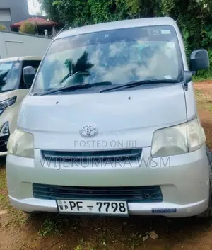Toyota TownAce 2011 Van (Used)