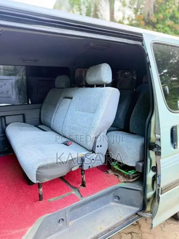 Toyota Dolphin 2002 Van (Used)