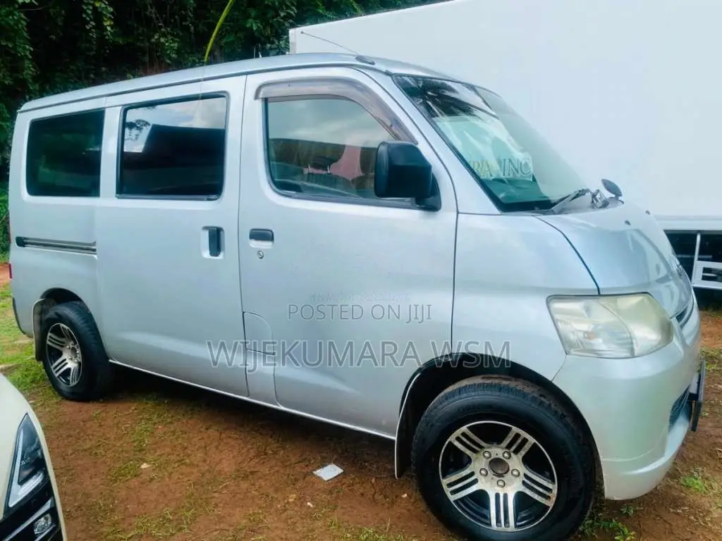 Toyota TownAce 2011 Van (Used)