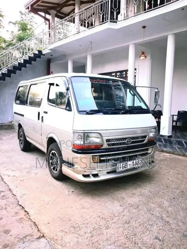 Toyota Dolphin 1999 Van (Used)
