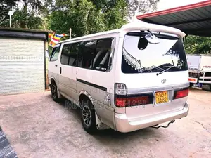 Toyota Dolphin 1999 Van (Used)