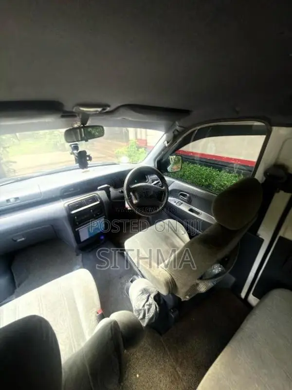 Toyota Noah CR42 1998 Van (Used)