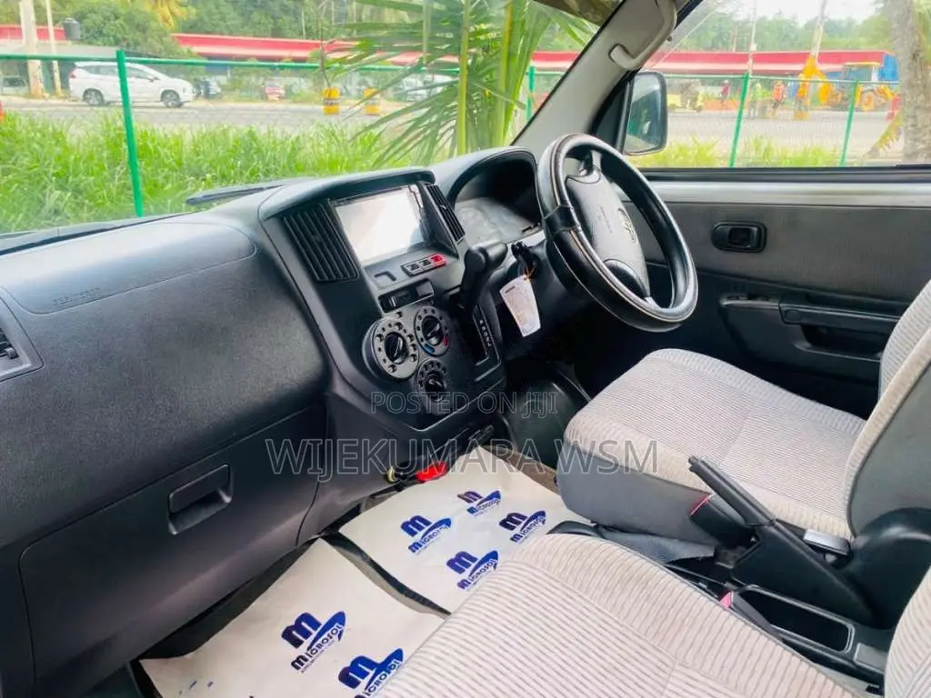 Toyota TownAce 2011 Van (Used)