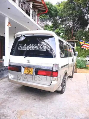 Toyota Dolphin 1999 Van (Used)