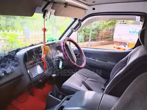 Toyota Dolphin 1999 Van (Used)