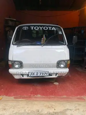Toyota HIACE 1980 Van (Used)