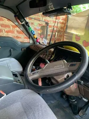 Toyota Shell 1987 Van (Used)