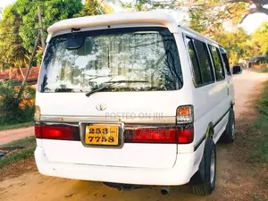 Toyota Dolphin 113 1995 Van (Used)