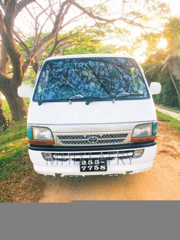 Toyota Dolphin 113 1995 Van (Used)