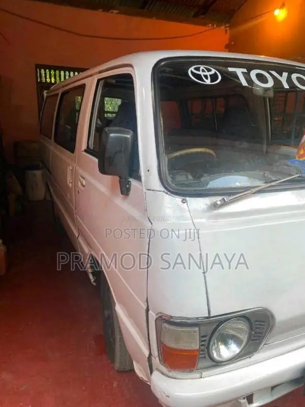 Toyota HIACE 1980 Van (Used)